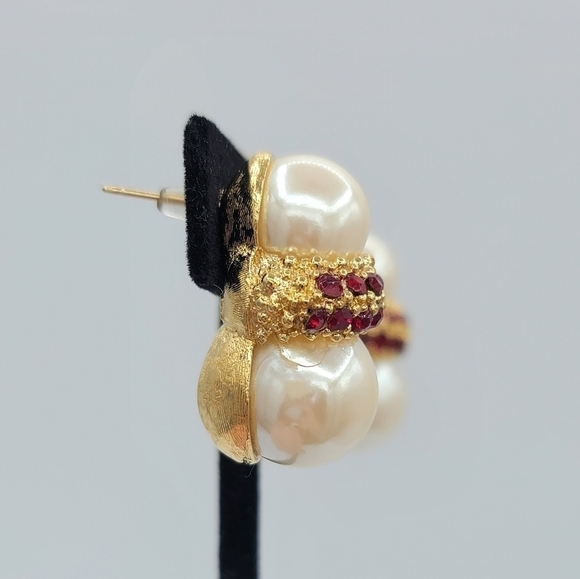 Vintage Richelieu Earrings Gold Tone Faux Pearl Red Crystal #874 - Picture 12 of 14